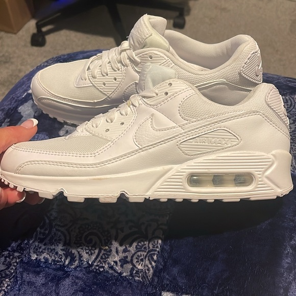 Women's White Sneakers Nikes size 8 1/2 - Picture 9 of 10